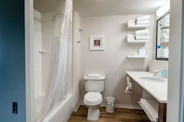 Oda, 1 En Büyük (King) Boy Yatak ve Çekyat (Study)