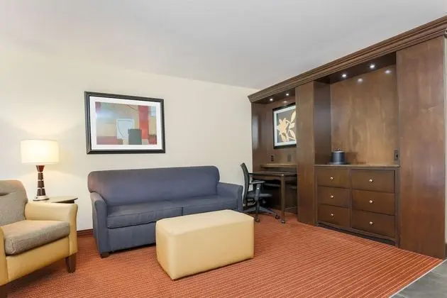 Stüdyo, Sigara İçilmez (2 Queen Beds & Sofa Bed)
