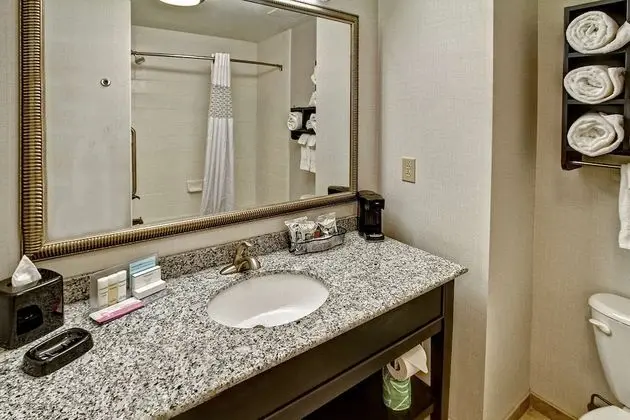 Oda, 2 Büyük (Queen) Boy Yatak, Sigara İçilmez, Buzdolabı ve Mikrodalga