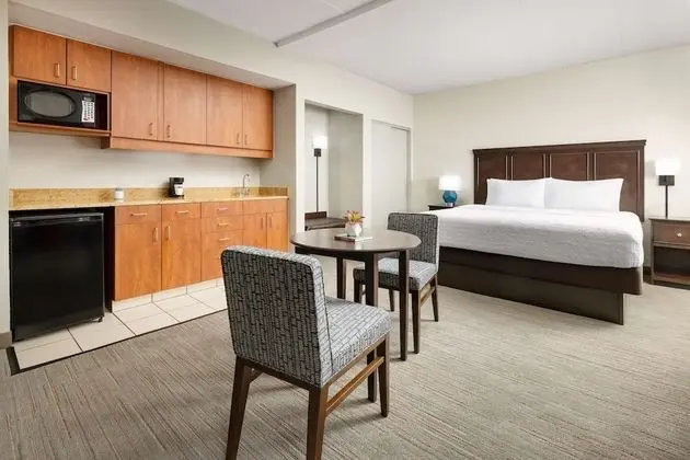 One King bed with Sofabed and Wetbar