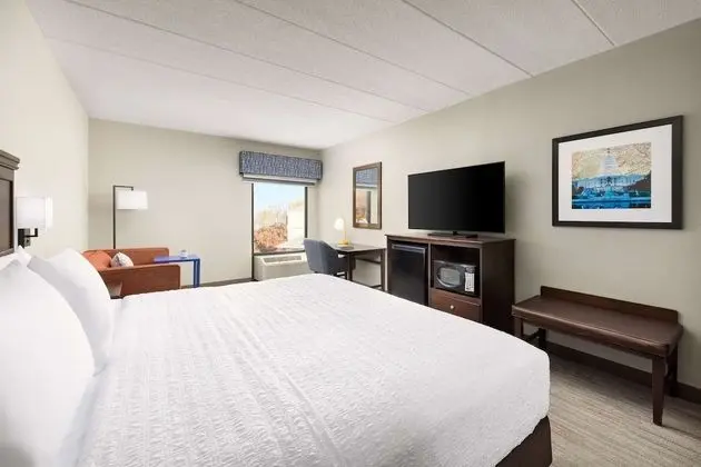 One King bed with Sofabed and Wetbar
