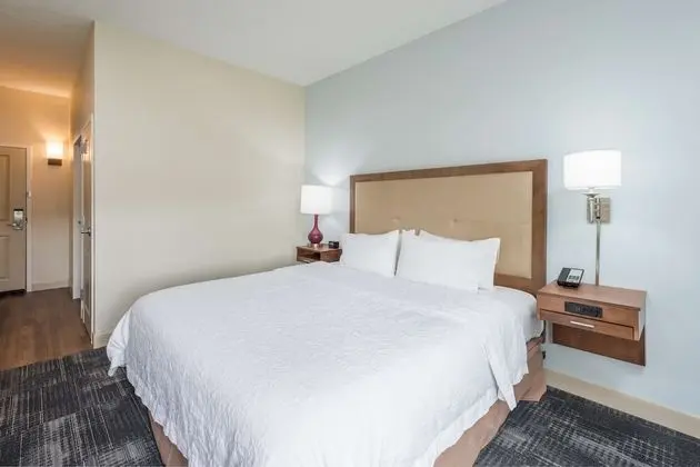 One king size accessible room