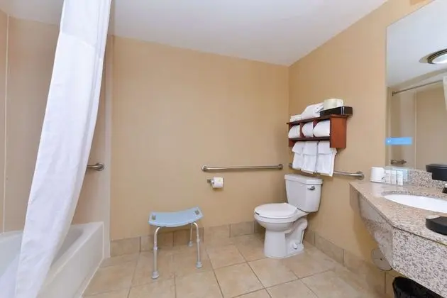 Oda, 1 En Büyük (King) Boy Yatak, Engellilere Uygun, Sigara İçilmez