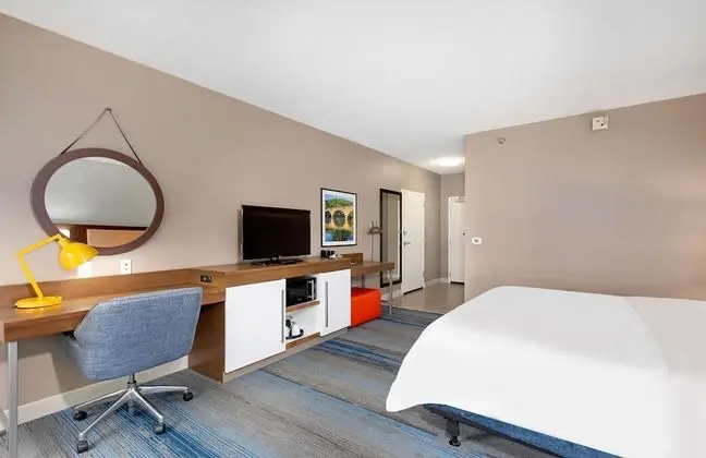 Oda, 1 En Büyük (King) Boy Yatak, Engellilere Uygun, Sigara İçilmez (Roll-in Shower)