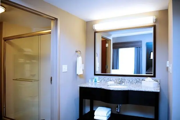 King Suite, Stüdyo