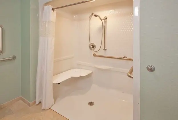 Oda, 1 En Büyük (King) Boy Yatak, Engellilere Uygun