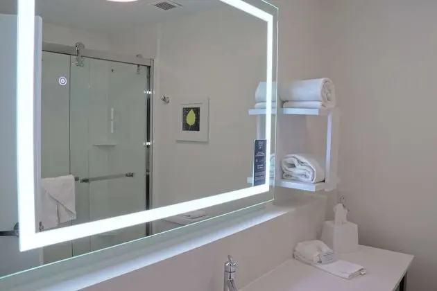 Bir En Büyük (King) Boy Yataklı, Sigara İçilmeyen