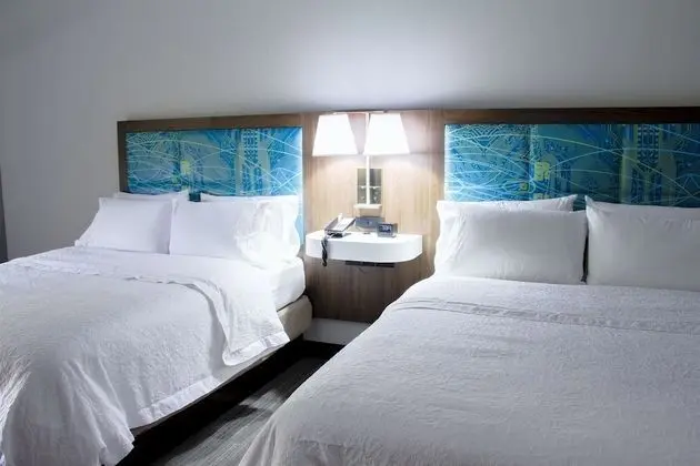 İki Queen-Size Yataklı Oda (Sigara İçilmez)