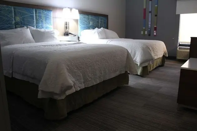 İki Queen-Size Yataklı Oda (Sigara İçilmez)