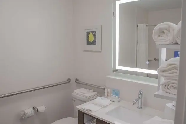 İki Queen-Size Yataklı Oda (Sigara İçilmez)