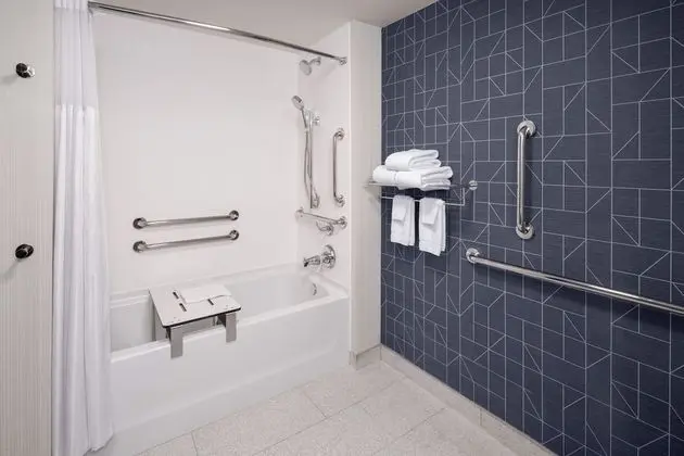 Engellilere uygun banyo