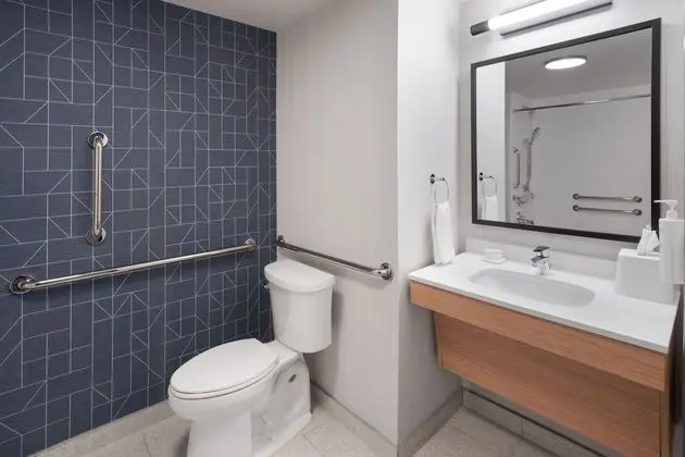 Engellilere uygun banyo