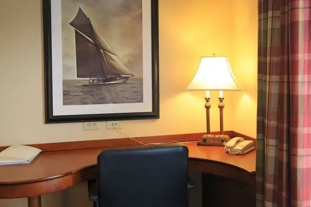 Oda, 2 Büyük (Queen) Boy Yatak