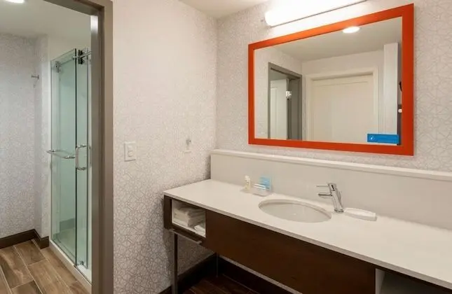 Stüdyo, 1 En Büyük (King) Boy Yatak, Buzdolabı ve Mikrodalga (Wet bar)