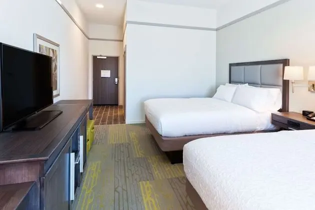 Oda, 2 Büyük (Queen) Boy Yatak, Sigara İçilmez, Buzdolabı