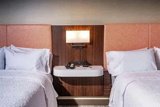 Oda, 2 Çift Kişilik Yatak, Engellilere Uygun (Roll-In Shower)