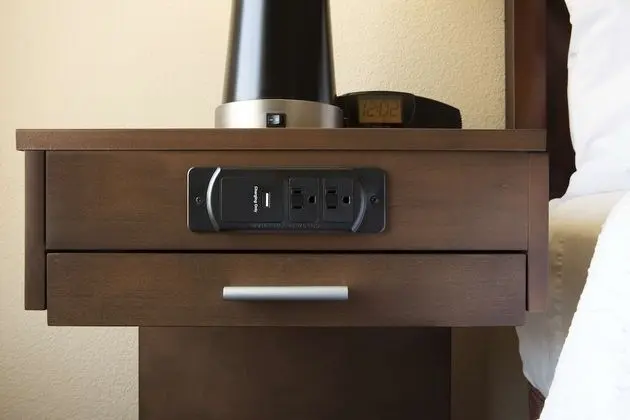 Oda, 1 En Büyük (King) Boy Yatak, Engellilere Uygun, Sigara İçilmez