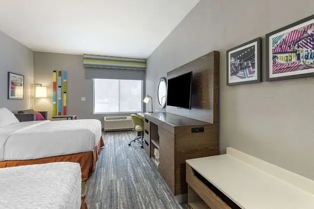 Oda, 2 Büyük (Queen) Boy Yatak, Engellilere Uygun, Küvet