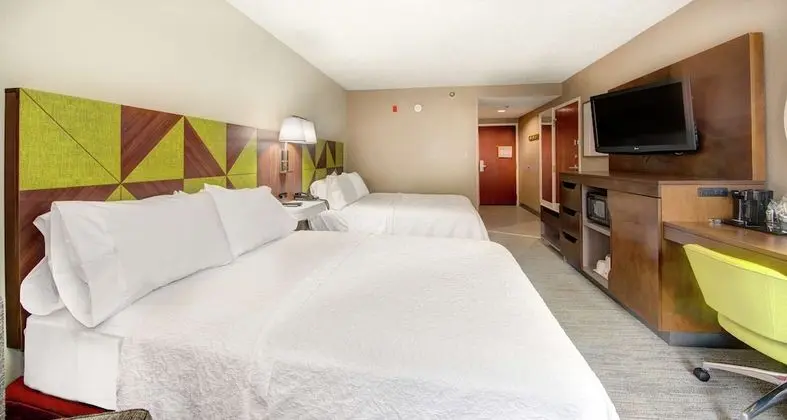 Oda, 2 Büyük (Queen) Boy Yatak, Engellilere Uygun, Sigara İçilmez