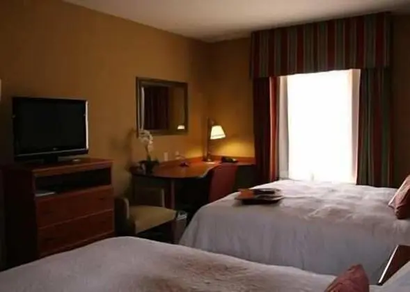 İki Queen-Size Yataklı Oda (Sigara İçilmez)