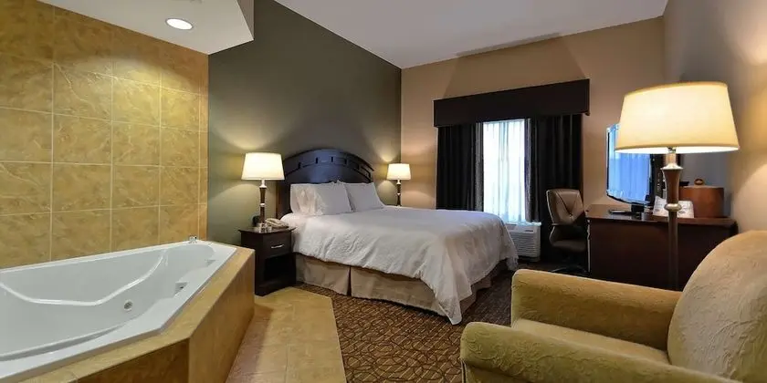 Oda, 1 En Büyük (King) Boy Yatak, Sıcak Su Küveti