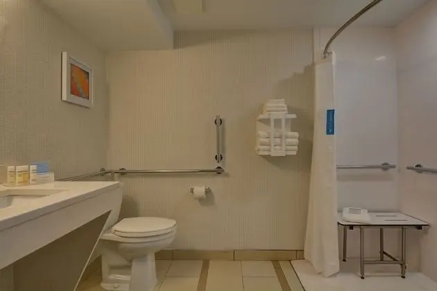 Oda, 1 En Büyük (King) Boy Yatak, Engellilere Uygun, Sigara İçilmez