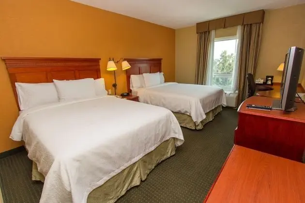 Klimalı (Standard room with two queen beds)
