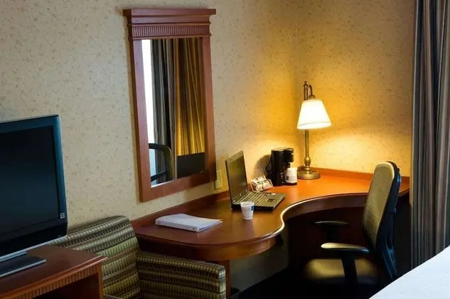 Klimalı (Standard room with two queen beds)