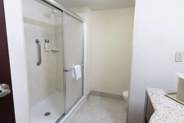 Klimalı (Standard room with two queen beds)