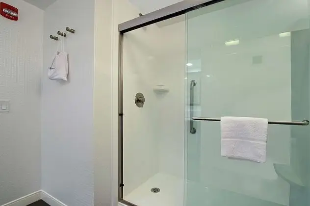 Bir King-Size Yataklı Oda (Sigara İçilmez)