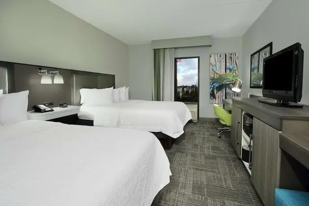 Oda, 2 Büyük (Queen) Boy Yatak, Engellilere Uygun, Sigara İçilmez