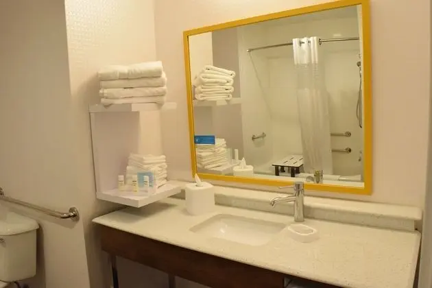 Oda, 1 En Büyük (King) Boy Yatak, Engellilere Uygun, Sigara İçilmez (Hearing)