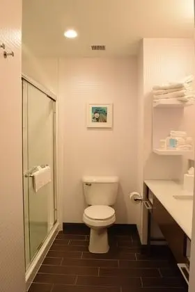 Oda, 2 Büyük (Queen) Boy Yatak, Sigara İçilmez, Buzdolabı ve Mikrodalga