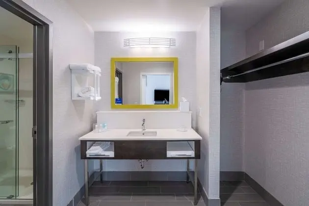 Stüdyo, 1 En Büyük (King) Boy Yatak, Buzdolabı ve Mikrodalga (Wet bar)