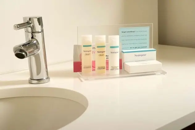 Oda, 1 En Büyük (King) Boy Yatak, Engellilere Uygun, Sigara İçilmez