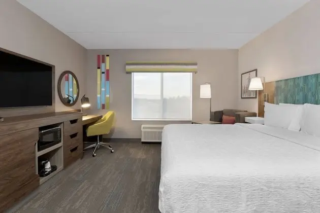 Oda, 1 En Büyük (King) Boy Yatak, Engellilere Uygun (Roll-In Shower)