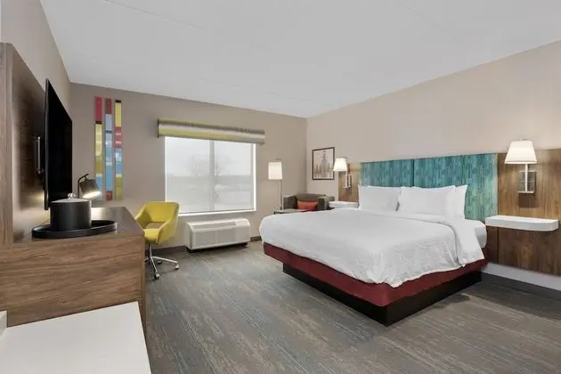 Oda, 1 En Büyük (King) Boy Yatak, Engellilere Uygun (Roll-In Shower)