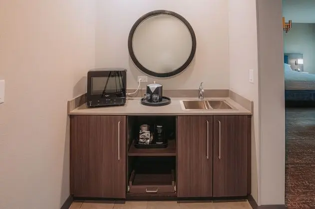 Stüdyo, 1 En Büyük (King) Boy Yatak, Buzdolabı ve Mikrodalga (Wet bar)