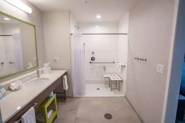 Stüdyo, 1 En Büyük (King) Boy Yatak, Engellilere Uygun (3x3 Shower)