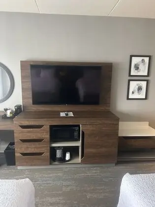 Oda, 2 Büyük (Queen) Boy Yatak, Buzdolabı ve Mikrodalga