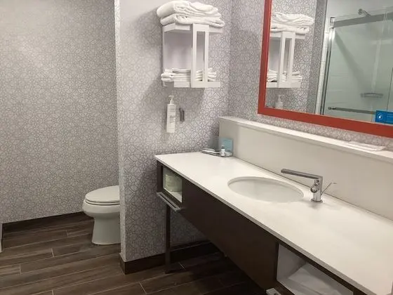 Oda, 1 En Büyük (King) Boy Yatak, Buzdolabı ve Mikrodalga