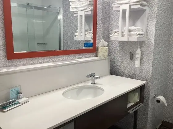 Oda, 1 En Büyük (King) Boy Yatak, Buzdolabı ve Mikrodalga