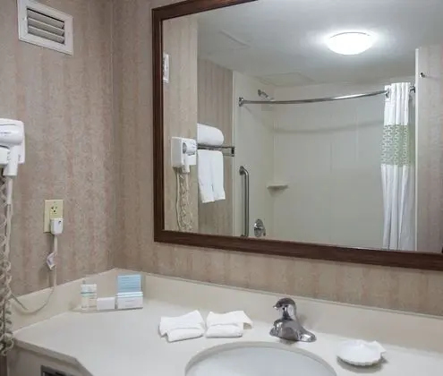 Oda, 2 Büyük (Queen) Boy Yatak