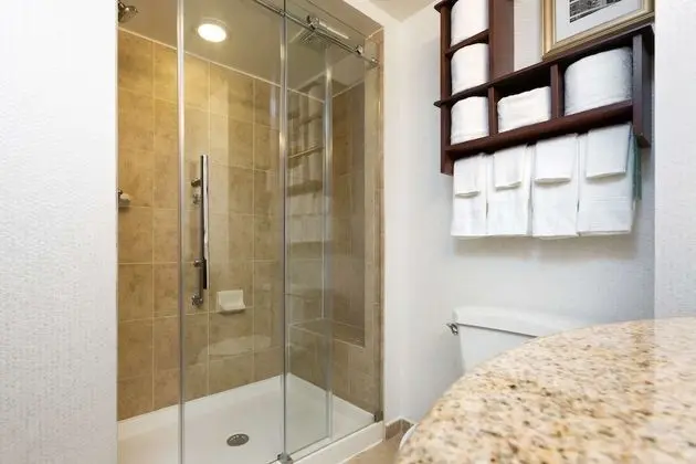 Oda, 1 En Büyük (King) Boy Yatak, Sigara İçilmez (Parlor - Walk in Shower)