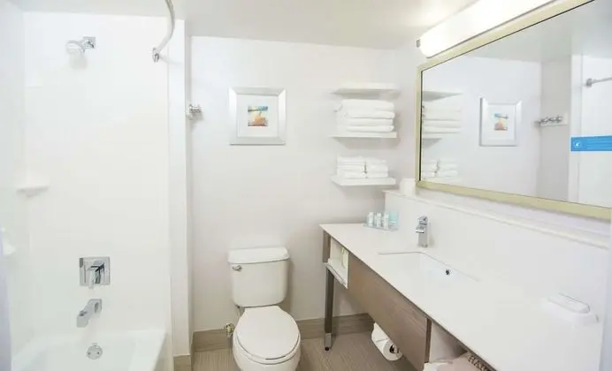 Oda, 1 En Büyük (King) Boy Yatak, Buzdolabı ve Mikrodalga