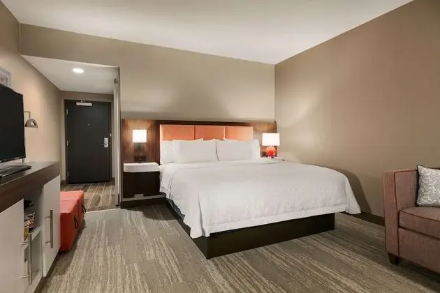 Oda, 1 En Büyük (King) Boy Yatak, Buzdolabı