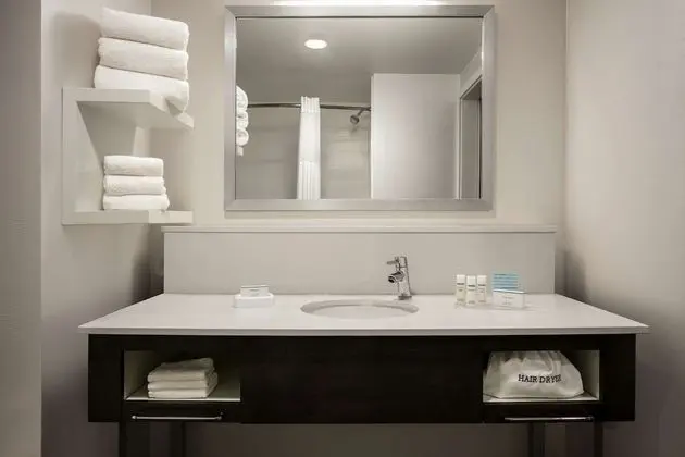 Oda, 1 En Büyük (King) Boy Yatak, Buzdolabı