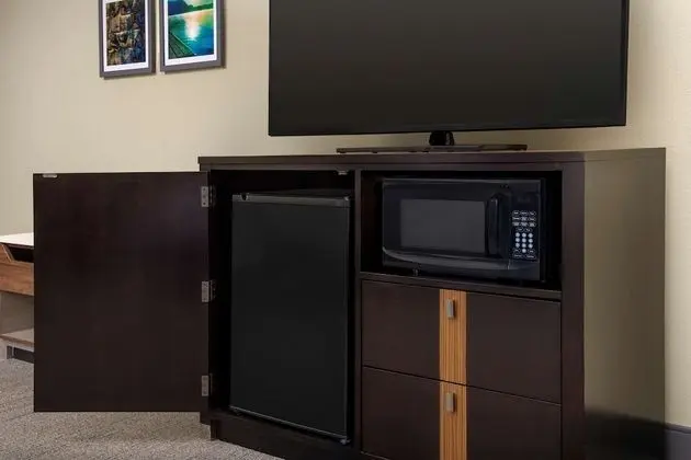 Oda, 1 En Büyük (King) Boy Yatak, Engellilere Uygun (Mobility/Hearing, Roll-in Shower)