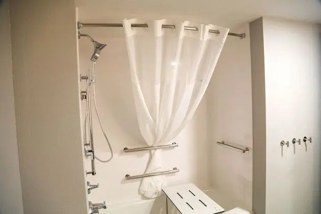 Oda, 1 En Büyük (King) Boy Yatak, Engellilere Uygun, Şehir Manzaralı (Bathtub)