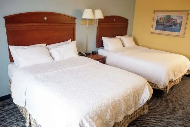 Oda, 2 Büyük (Queen) Boy Yatak, Engellilere Uygun, Sigara İçilmez